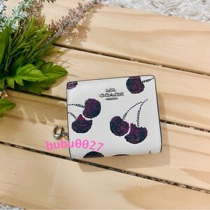 NWT🍒Coach Women Snap Wallet With Cherry Print CDF19 Leather Chalk Gift Idea
